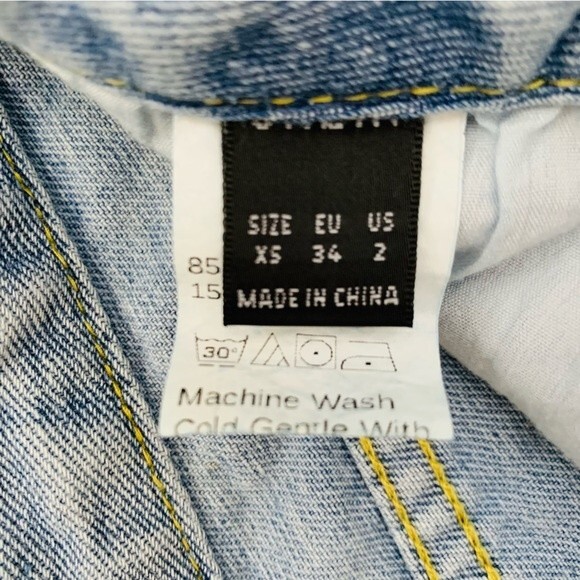 90s Style High Waisted Jeans 2 Blue Light Wash Denim Paint Splatter Taper Retro - Picture 6 of 8